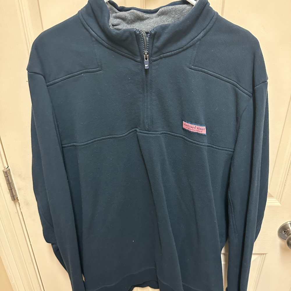 Vineyard Vines long sleeve 1/4 zip pullover.  Navy blue.  Men’s XXL.